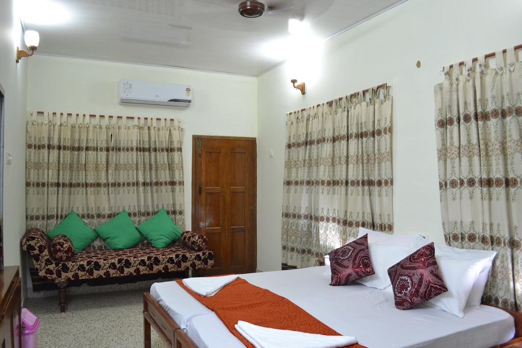 Thoms Beach Homestay Alappuzha Luaran gambar