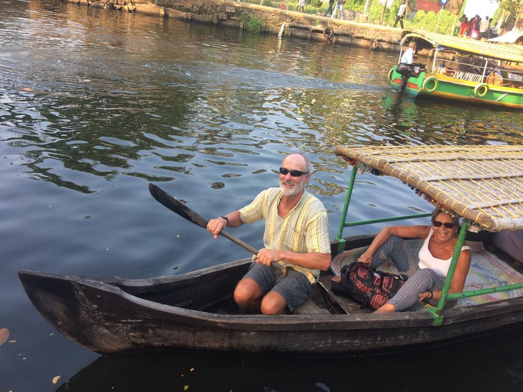 Thoms Beach Homestay Alappuzha Luaran gambar