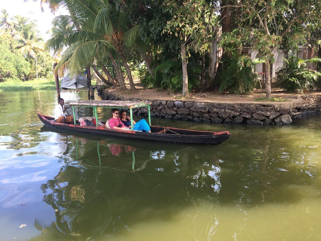 Thoms Beach Homestay Alappuzha Luaran gambar