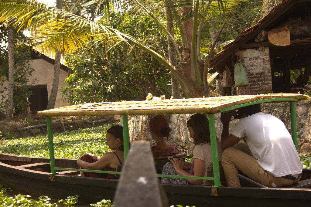 Thoms Beach Homestay Alappuzha Luaran gambar