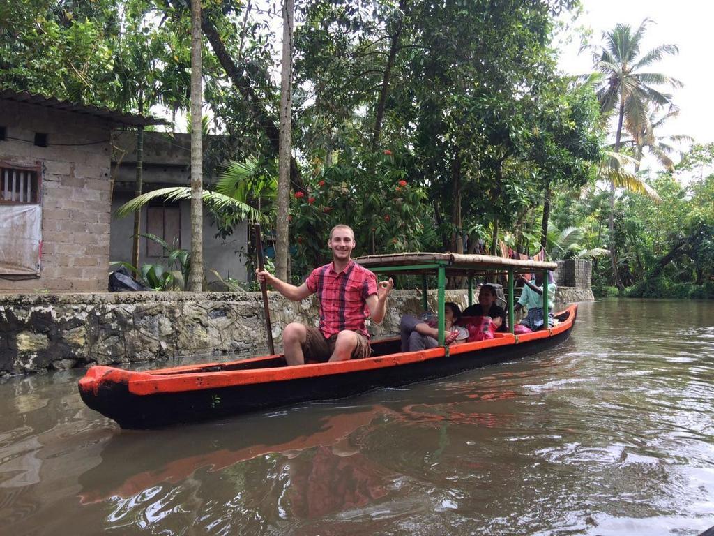Thoms Beach Homestay Alappuzha Luaran gambar